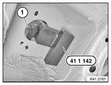 G09893089